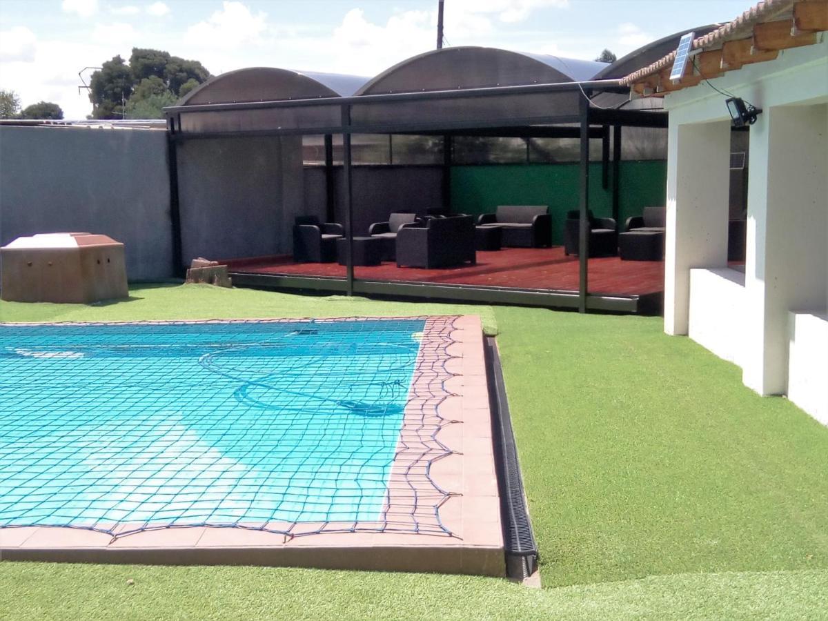 Bed and Breakfast Afrikawisa At O.R. Tambo International Airport Kempton Park Zewnętrze zdjęcie