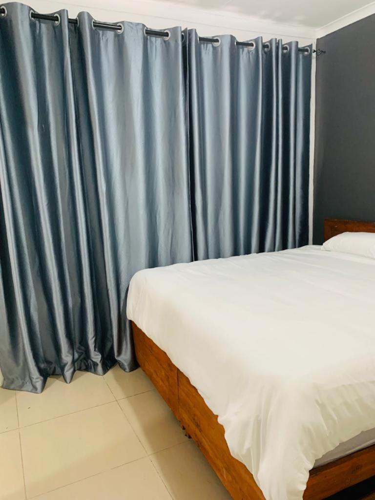 Bed and Breakfast Afrikawisa At O.R. Tambo International Airport Kempton Park Zewnętrze zdjęcie