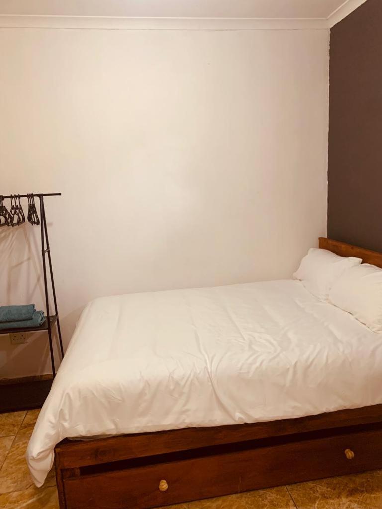 Bed and Breakfast Afrikawisa At O.R. Tambo International Airport Kempton Park Zewnętrze zdjęcie