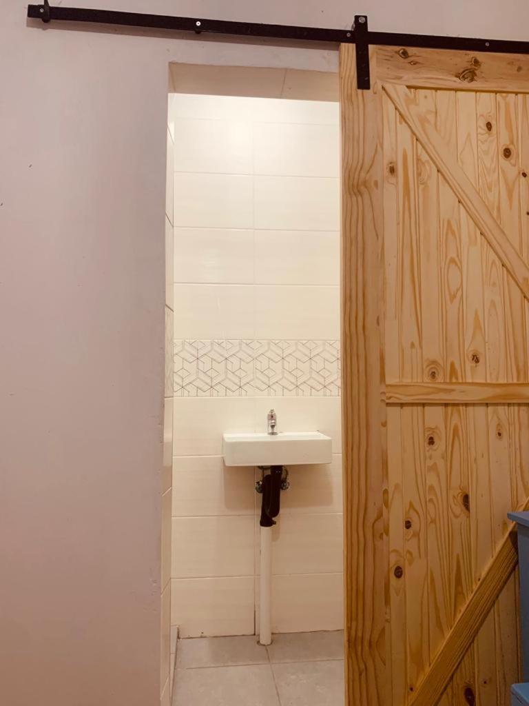 Bed and Breakfast Afrikawisa At O.R. Tambo International Airport Kempton Park Zewnętrze zdjęcie