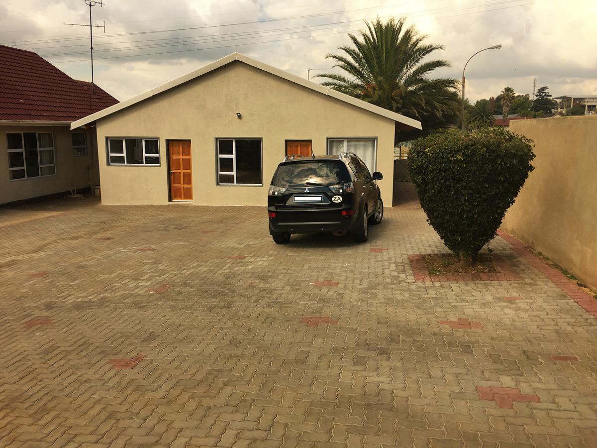 Bed and Breakfast Afrikawisa At O.R. Tambo International Airport Kempton Park Zewnętrze zdjęcie