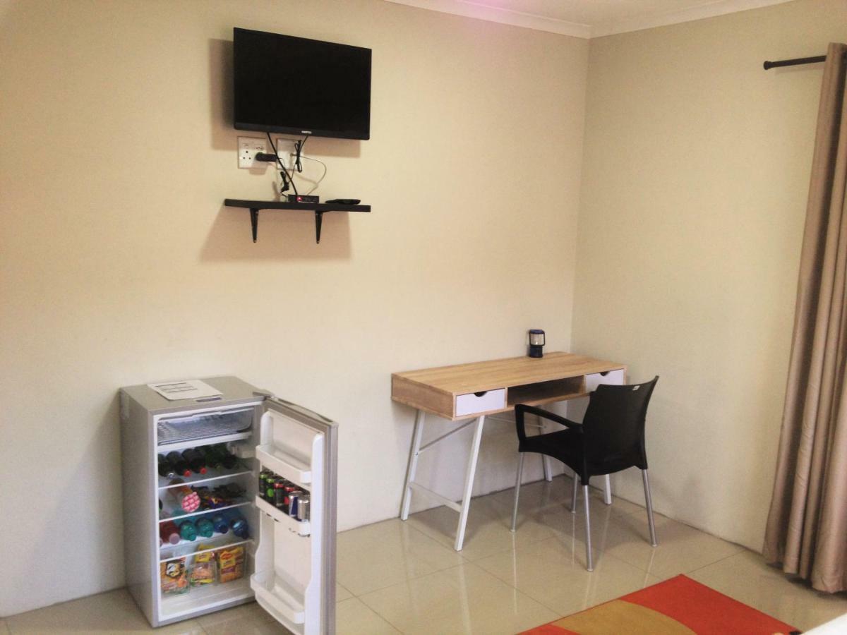 Bed and Breakfast Afrikawisa At O.R. Tambo International Airport Kempton Park Zewnętrze zdjęcie