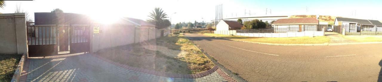Bed and Breakfast Afrikawisa At O.R. Tambo International Airport Kempton Park Zewnętrze zdjęcie